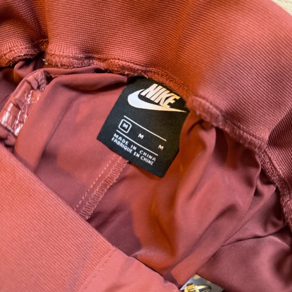 🌶️ Nike SPORTSWEAR ICON CLASH WOVEN PANTS. Size Medium - Picture 6 of 6